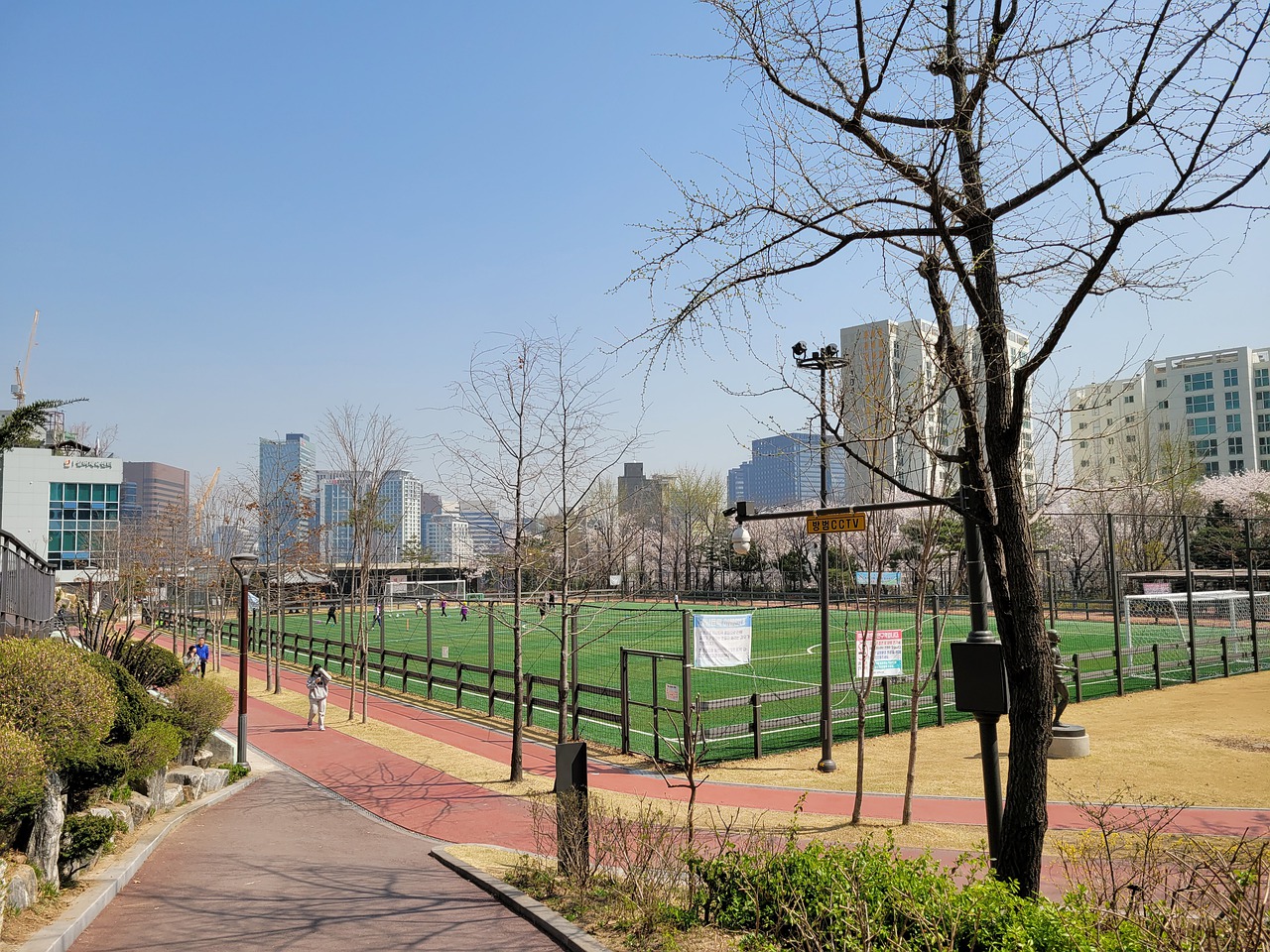 扩展到前